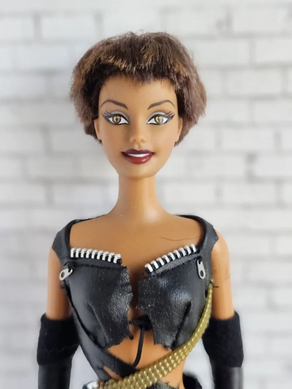 Mattel 2004 Halle Berry Barbie Catwoman Doll #B5838 DC Comics Movie Rare